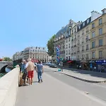 Amazing Flat Views Seine River